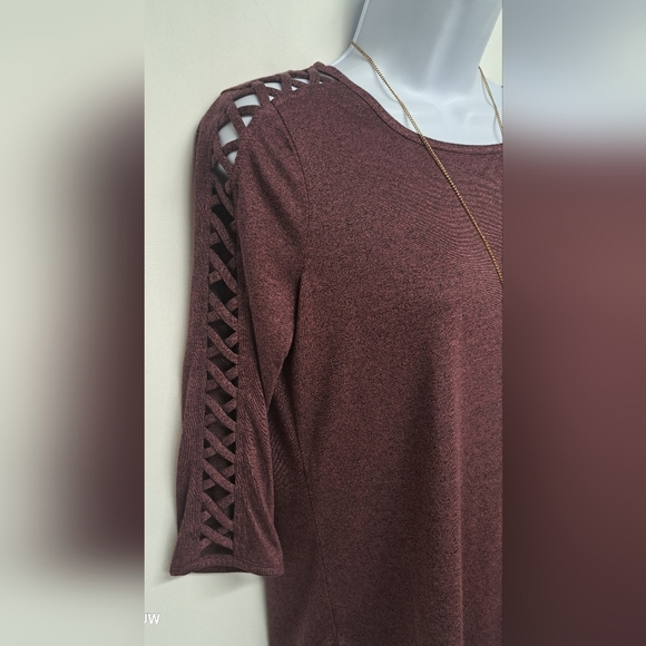 BCX Criss Cross Cut Out Sleeve Mulberry Color Soft & Flowy S New - Picture 2 of 9